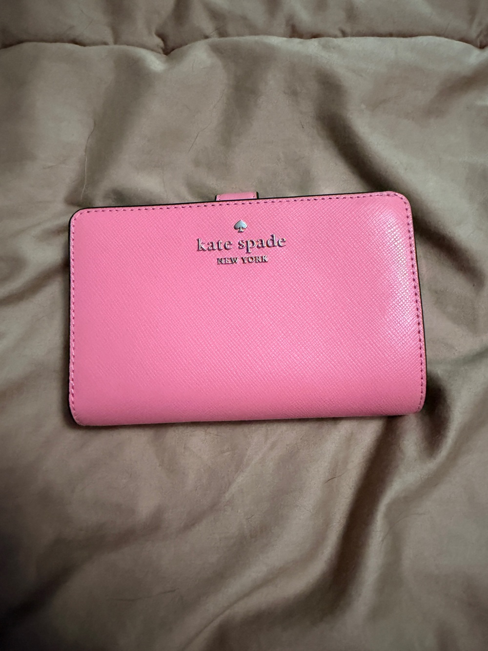 kate spade bright pink Saffiano zip-around wallet - Picture 1 of 3